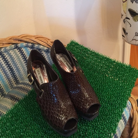 Steve Madden Open Toe Heels - Picture 2 of 4
